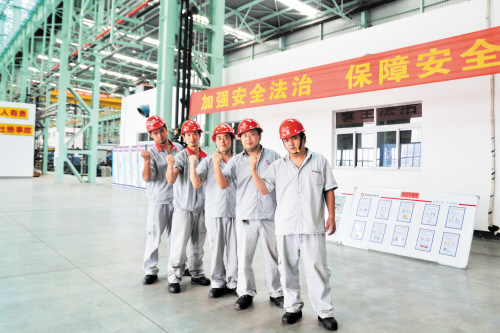 軋鈦帶卷像搟面，你們“鈦”棒了